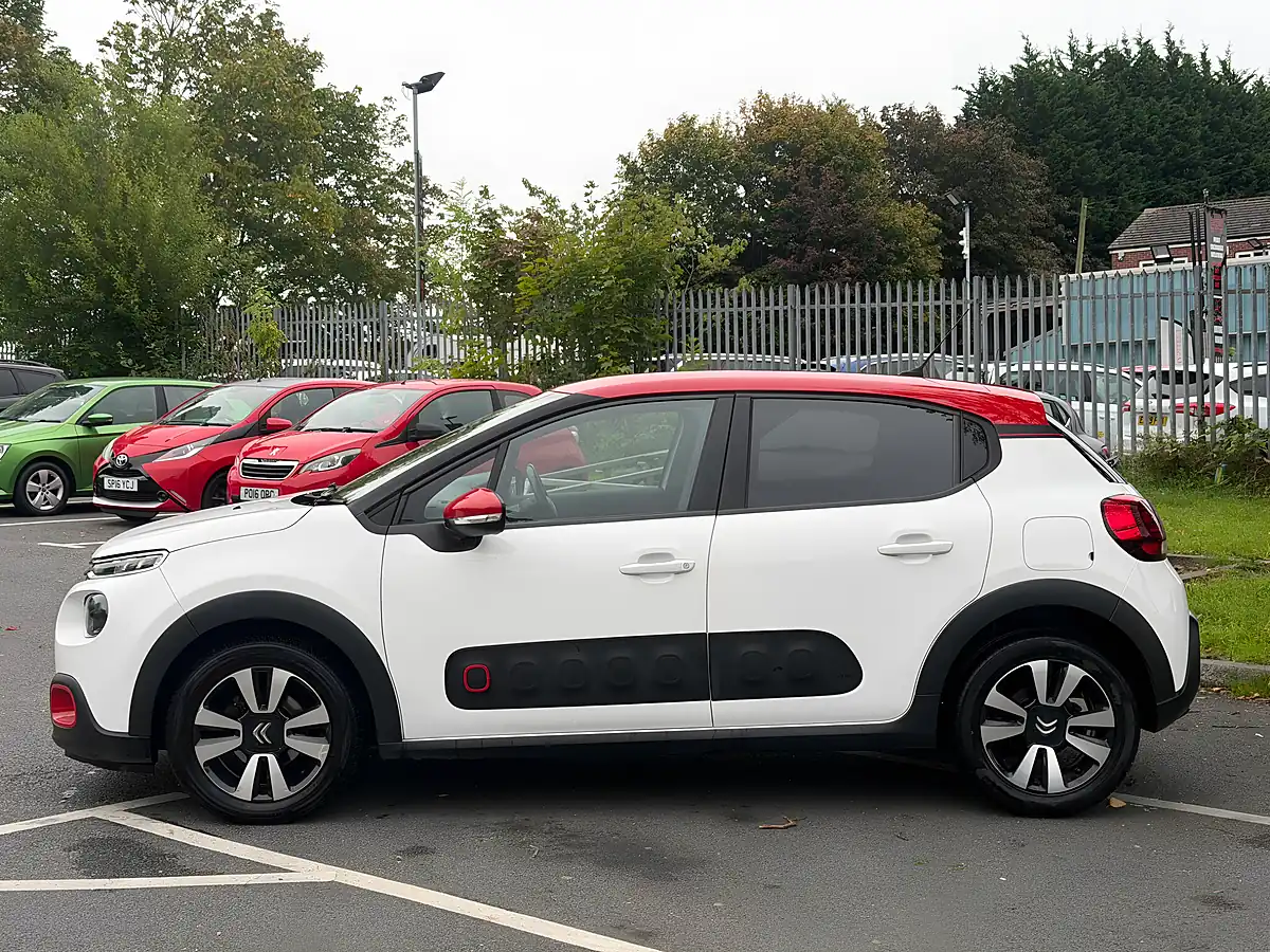 Used 2018 Citroen C3 Flair Red & White - Interior and Exterior details 4