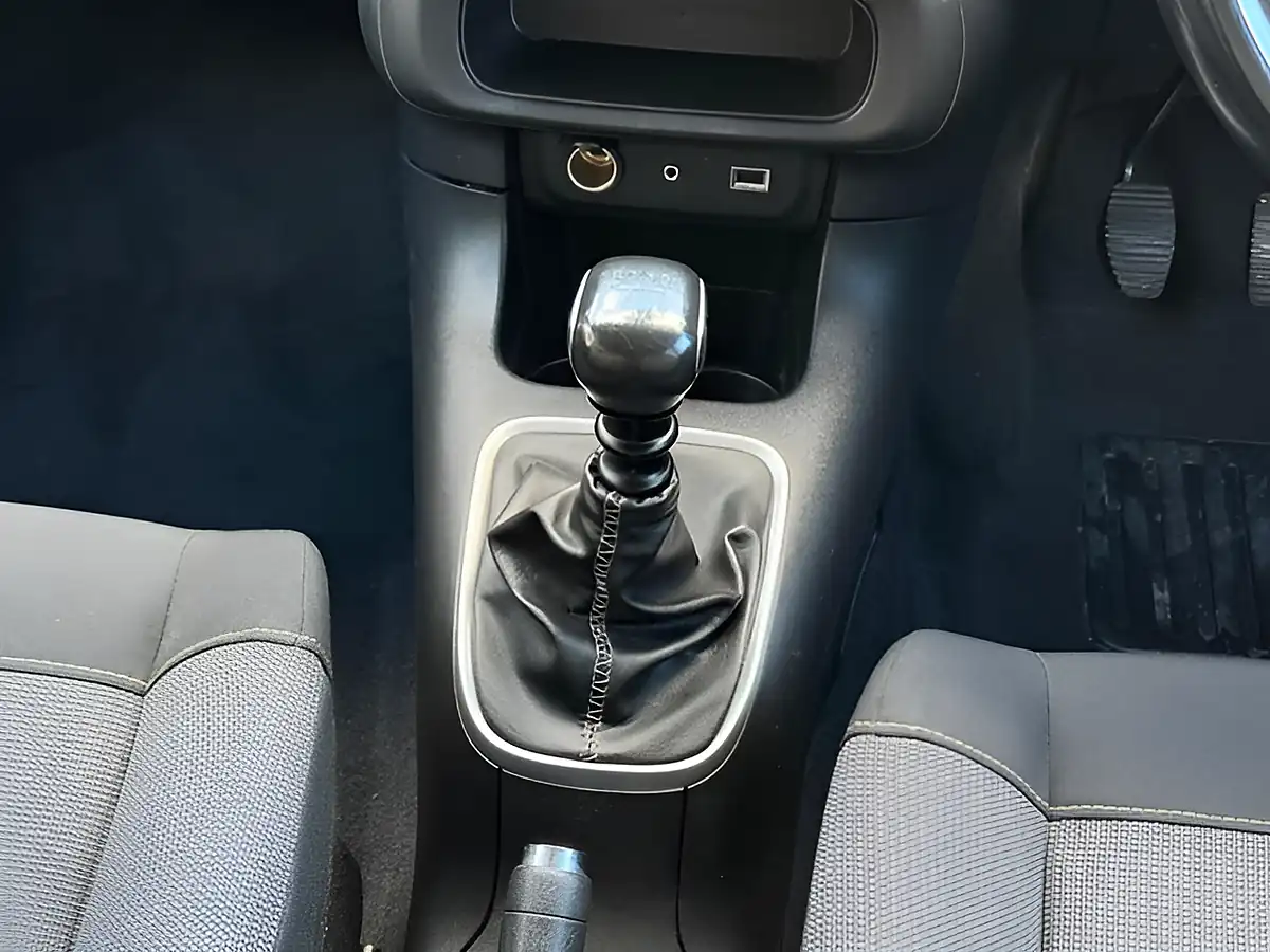 Used 2018 Citroen C3 Flair White - Interior and Exterior details 12