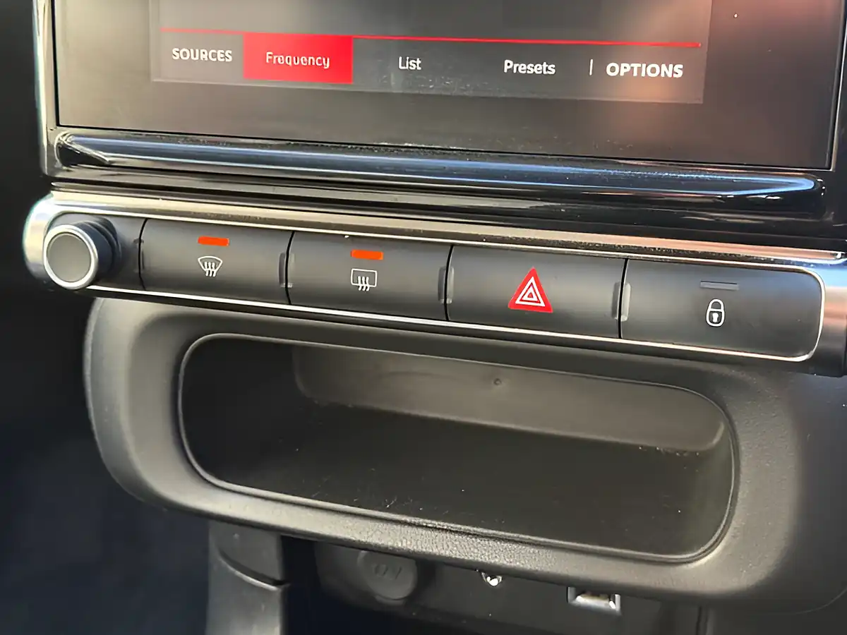 Used 2018 Citroen C3 Flair White - Interior and Exterior details 13