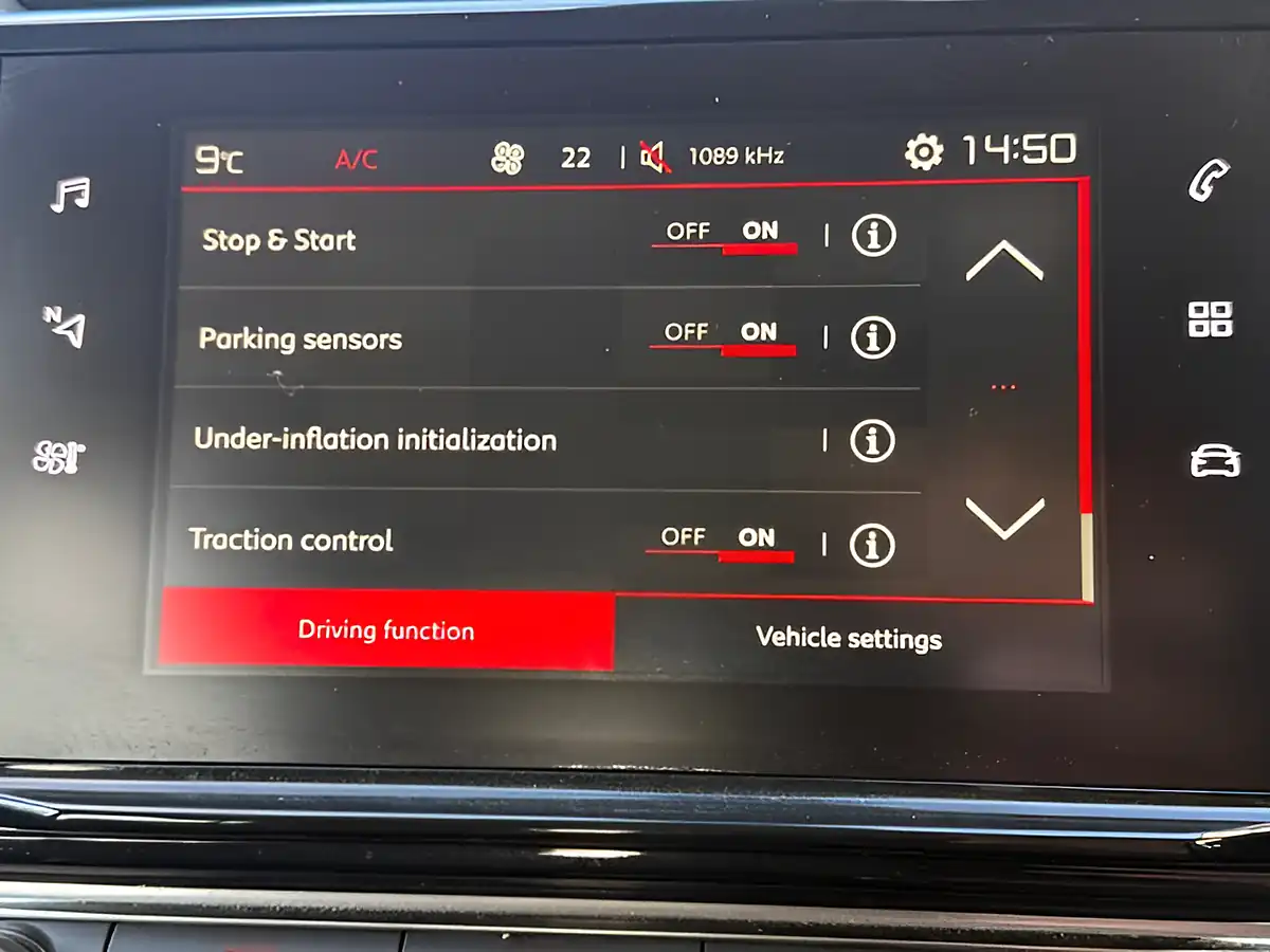 Used 2018 Citroen C3 Flair White - Interior and Exterior details 15