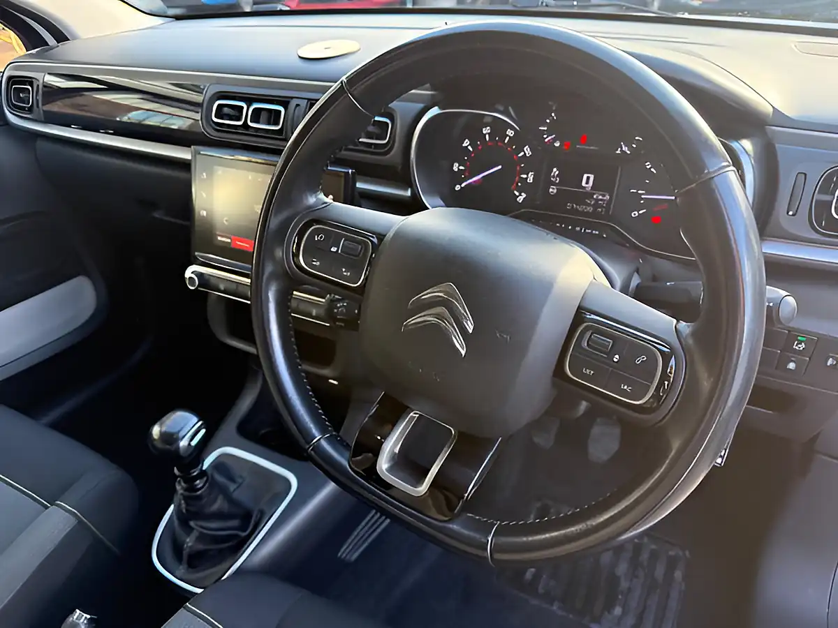 Used 2018 Citroen C3 Flair White - Interior and Exterior details 9
