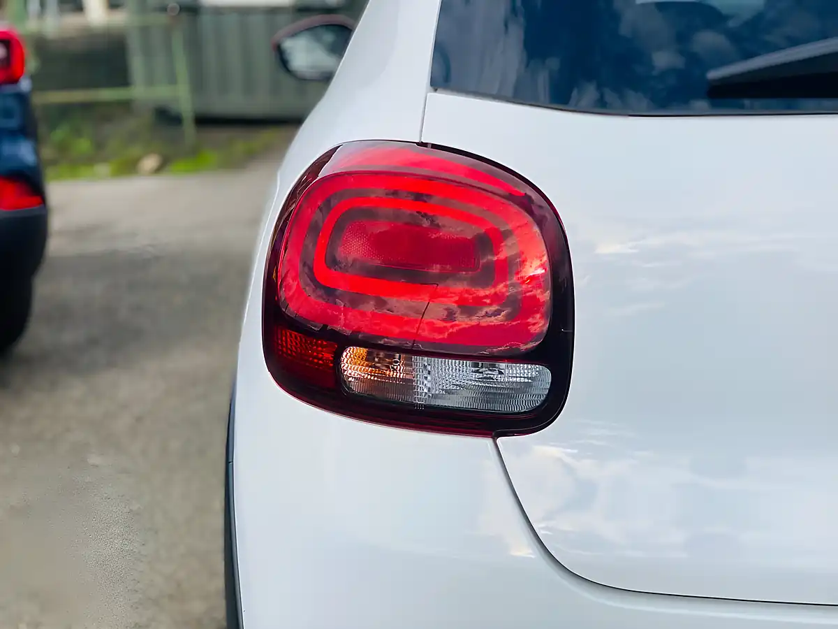 Used 2018 Citroen C3 Flair White - Interior and Exterior details 11