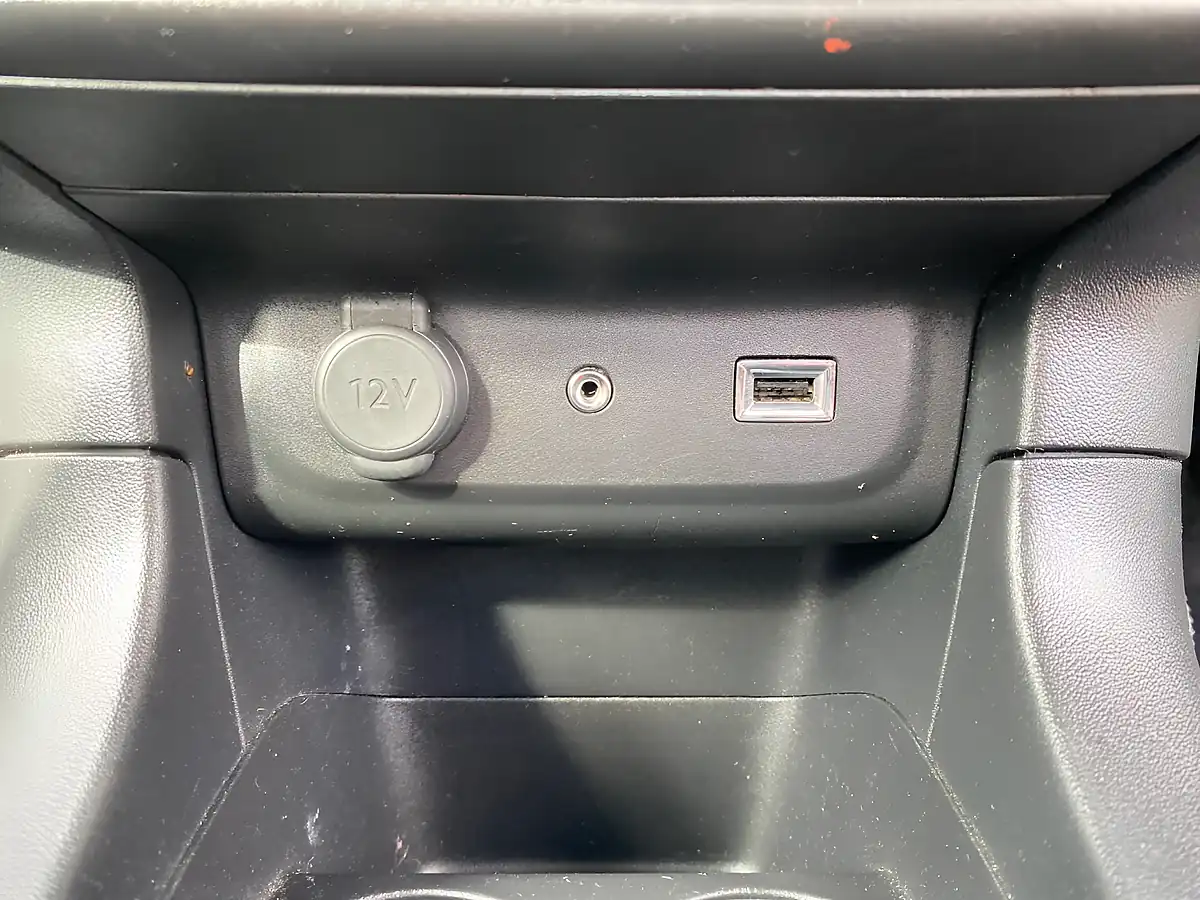 Used 2018 Citroen C3 Flair White - Interior and Exterior details 16