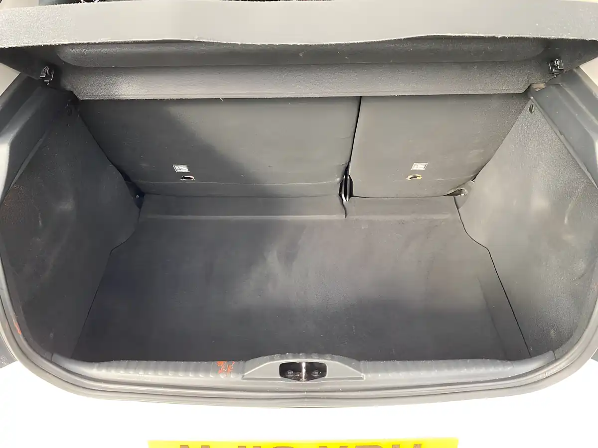 Used 2018 Citroen C3 Flair White - Interior and Exterior details 18