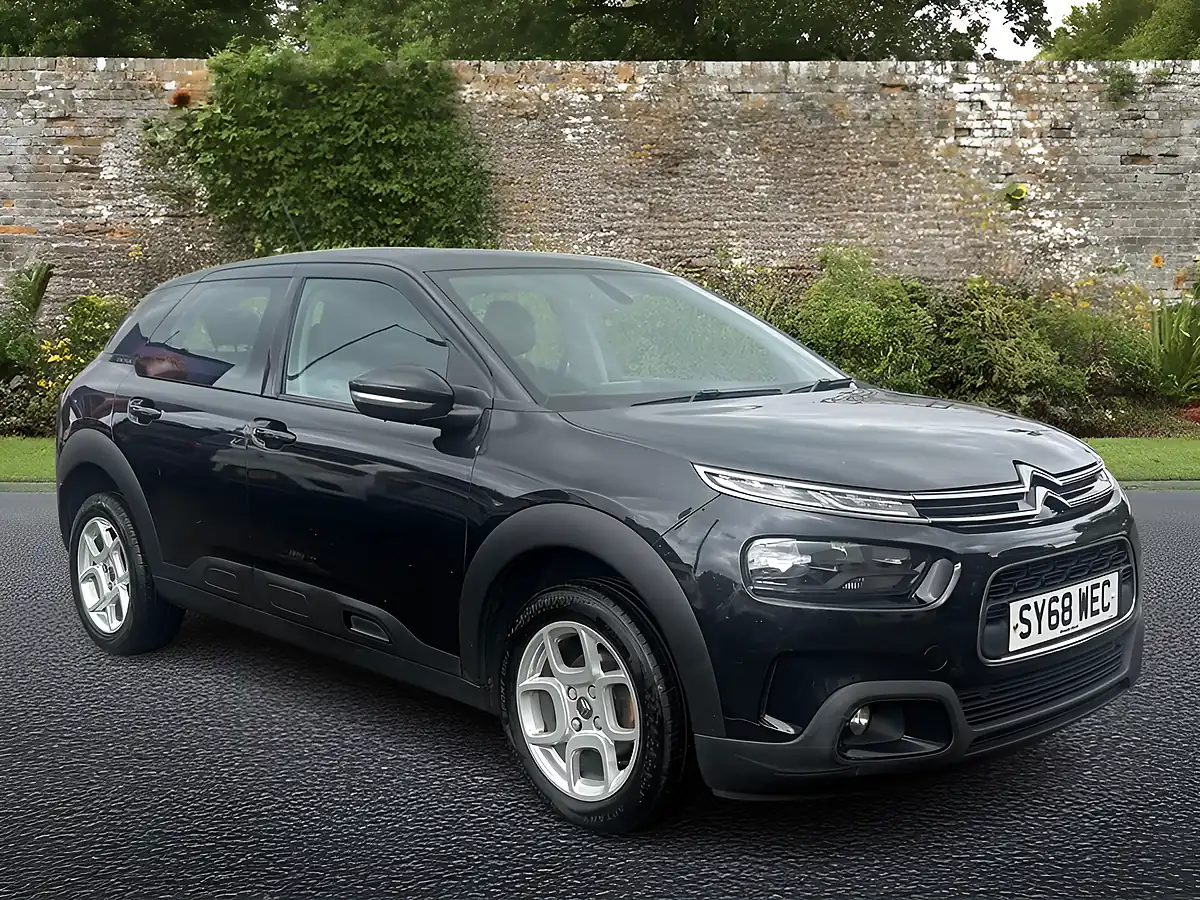 Used 2018 Citroen C4 Cactus Feel Black - Front View