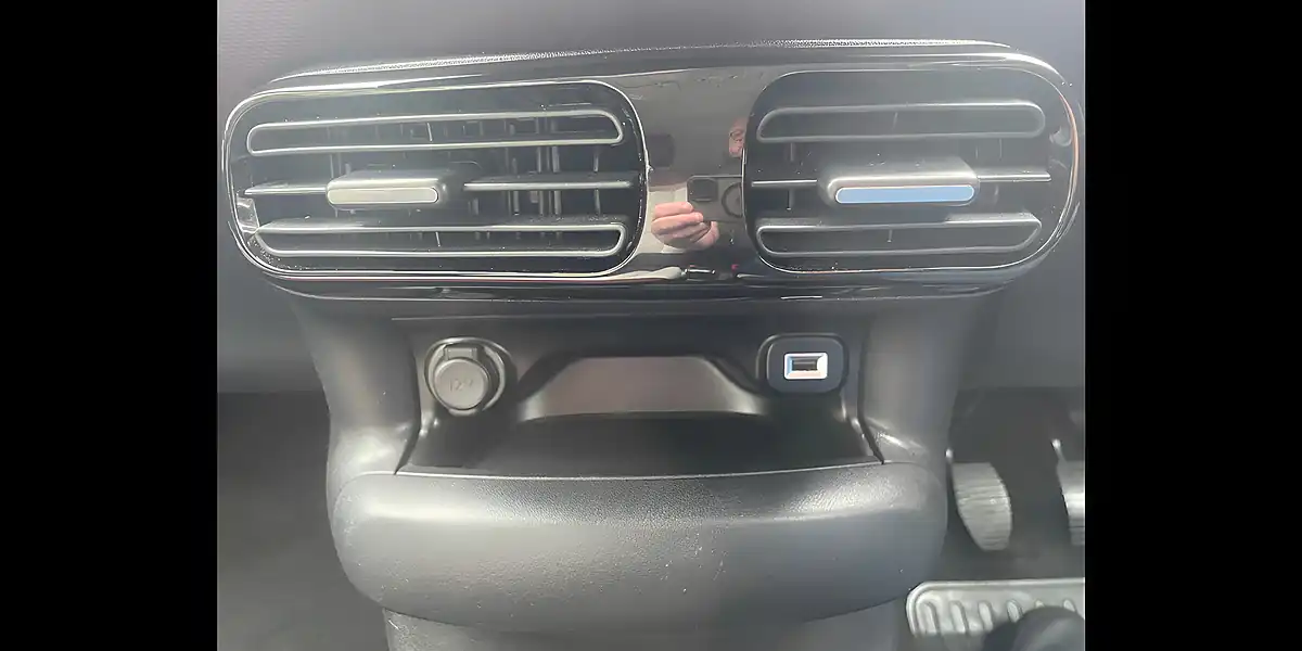 Used 2018 Citroen C4 Cactus Feel Edition Black - Interior and Exterior details 16