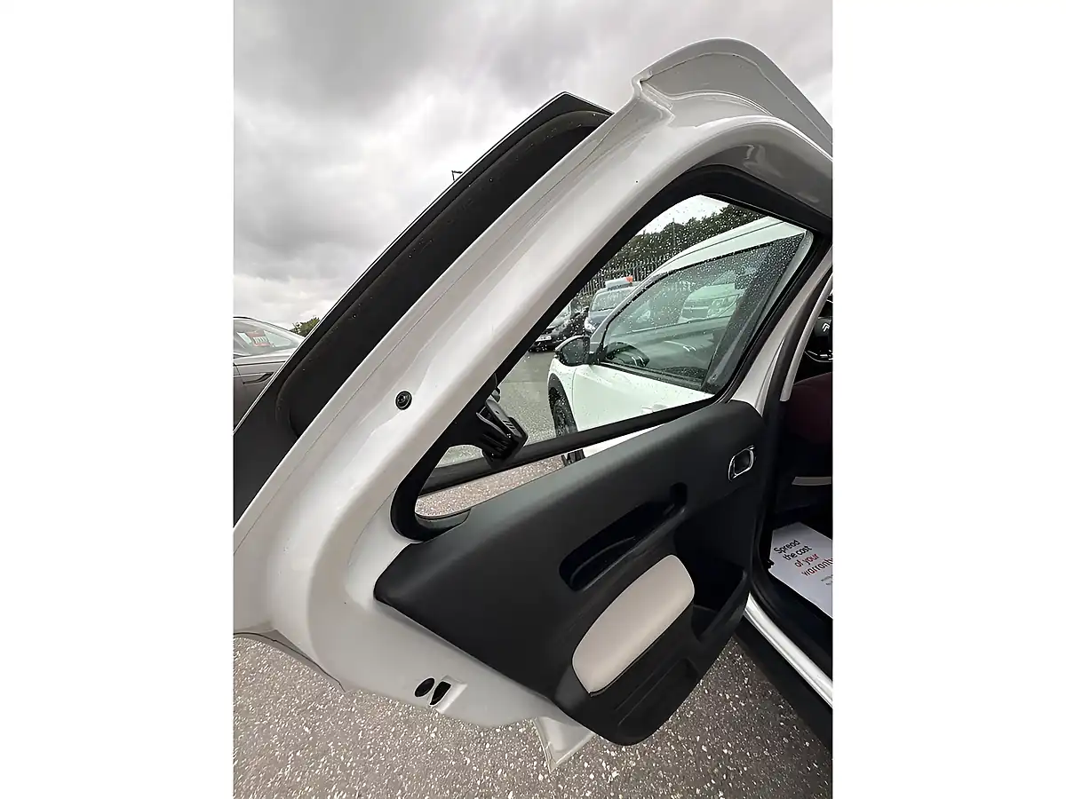 Used 2018 Citroen C4 Cactus Feel Edition White - Interior and Exterior details 20