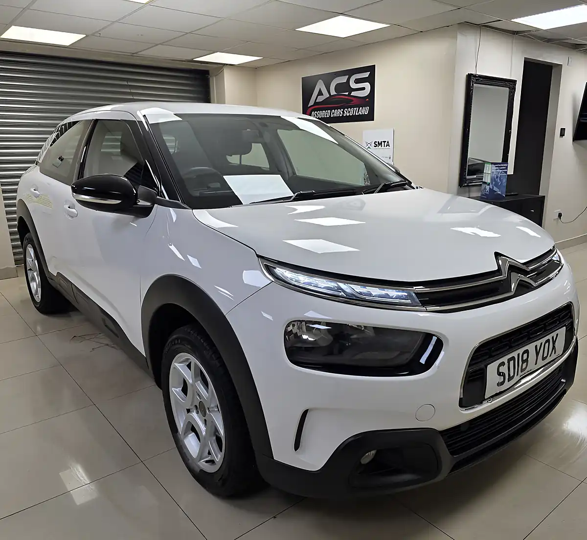 Used 2018 Citroen C4 Cactus Feel White - Front View