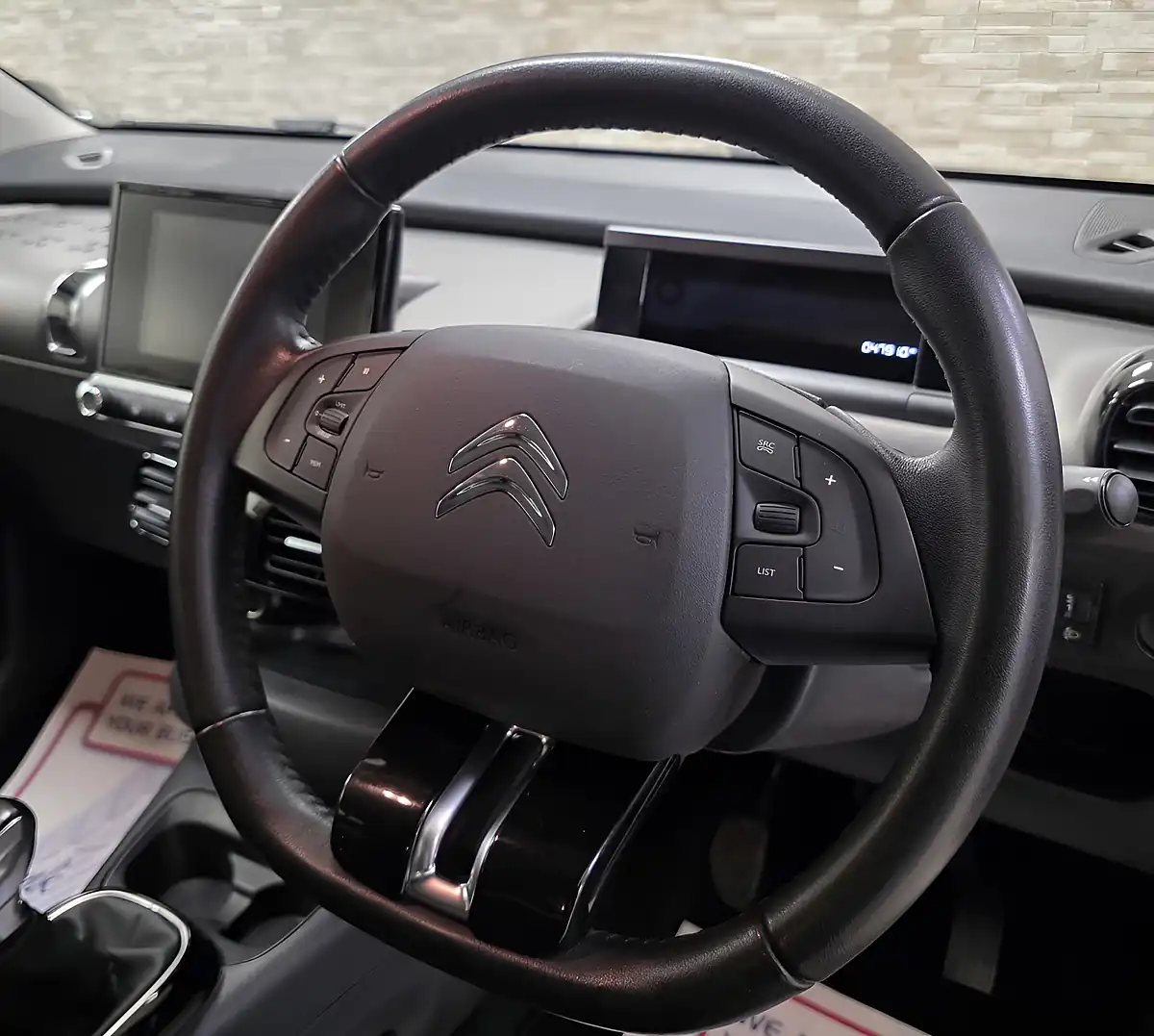 Used 2018 Citroen C4 Cactus Feel White - Interior and Exterior details 8
