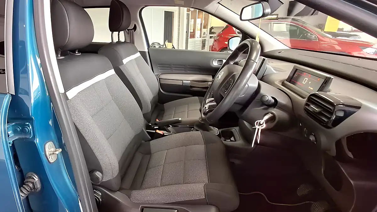 Used 2018 Citroen C4 Cactus Flair Blue - Interior and Exterior details 14