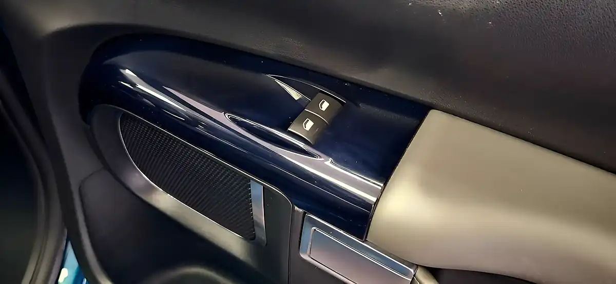 Used 2018 Citroen C4 Cactus Flair Blue - Interior and Exterior details 16
