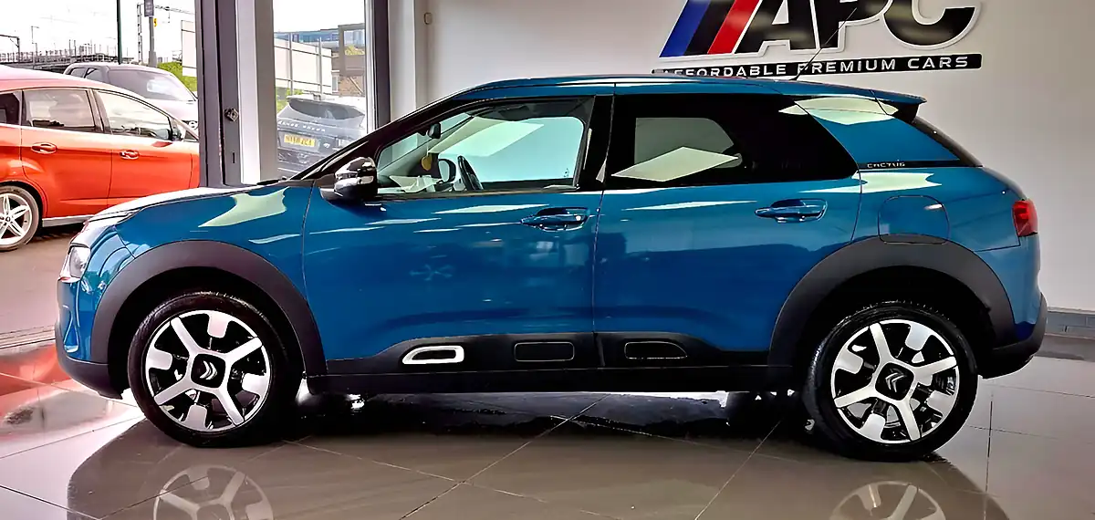 Used 2018 Citroen C4 Cactus Flair Blue - Interior and Exterior details 2