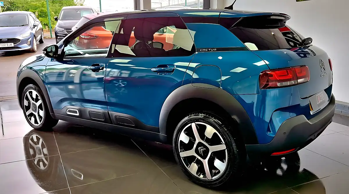 Used 2018 Citroen C4 Cactus Flair Blue - Interior and Exterior details 3