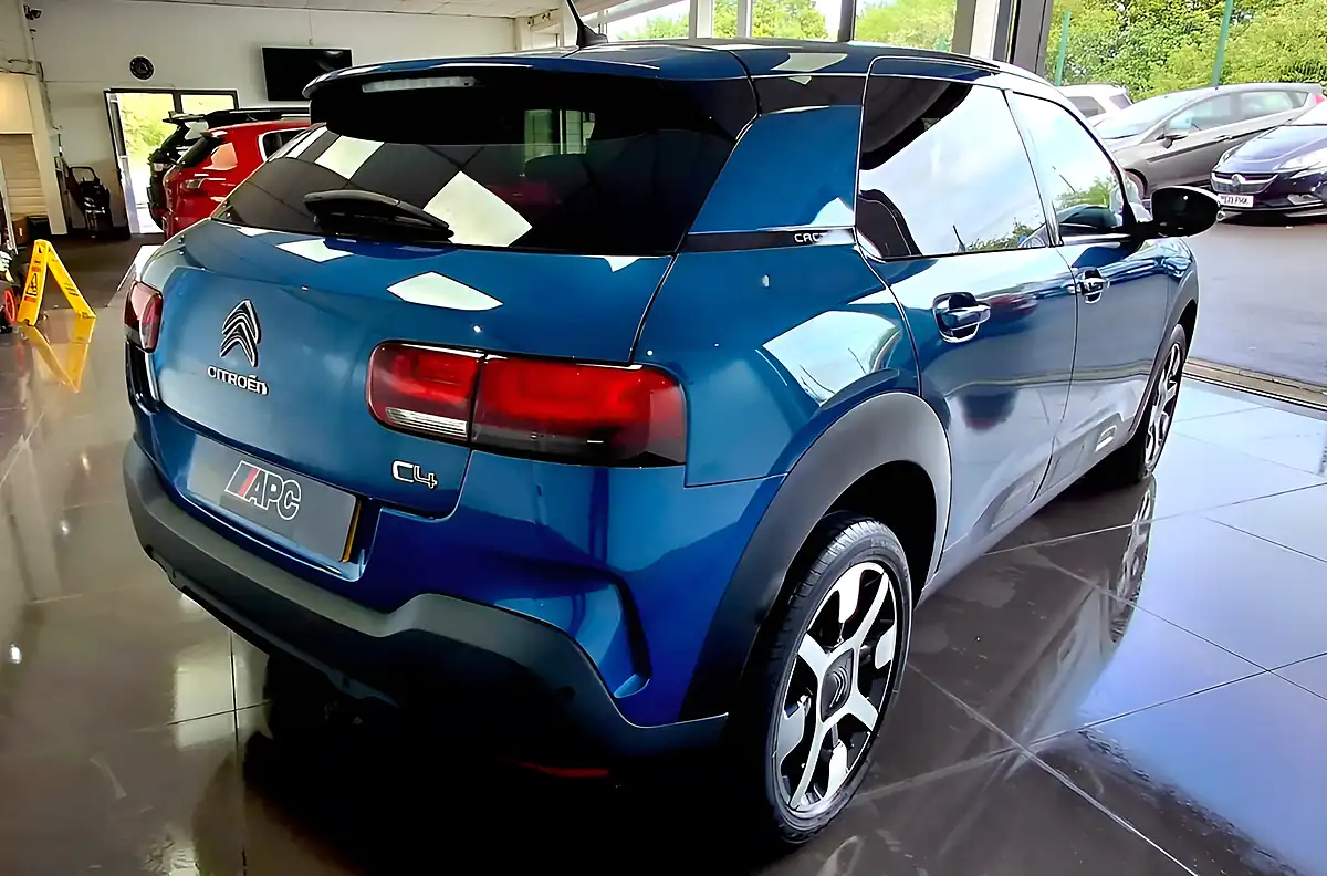 Used 2018 Citroen C4 Cactus Flair Blue - Interior and Exterior details 5