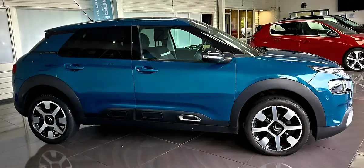 Used 2018 Citroen C4 Cactus Flair Blue - Interior and Exterior details 6