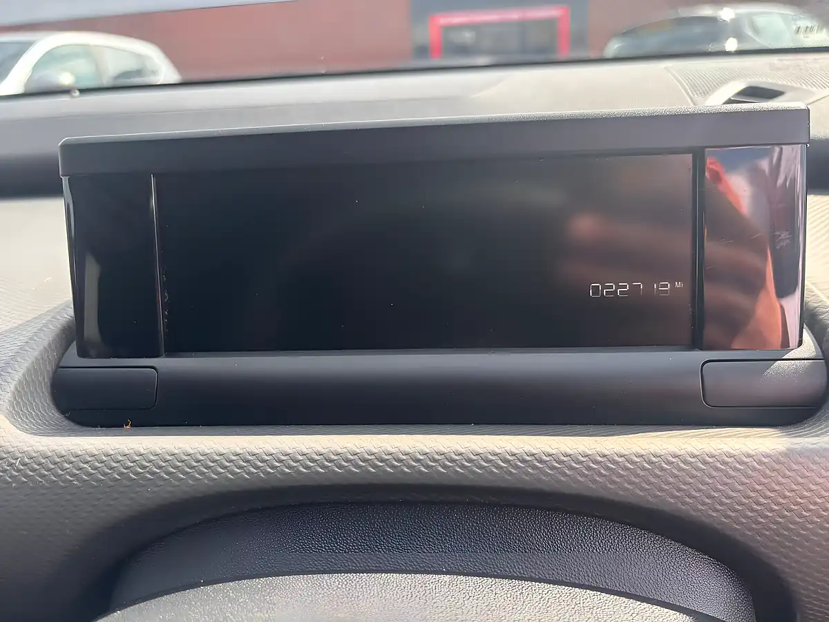 Used 2018 Citroen C4 Cactus Flair Blue - Interior and Exterior details 9