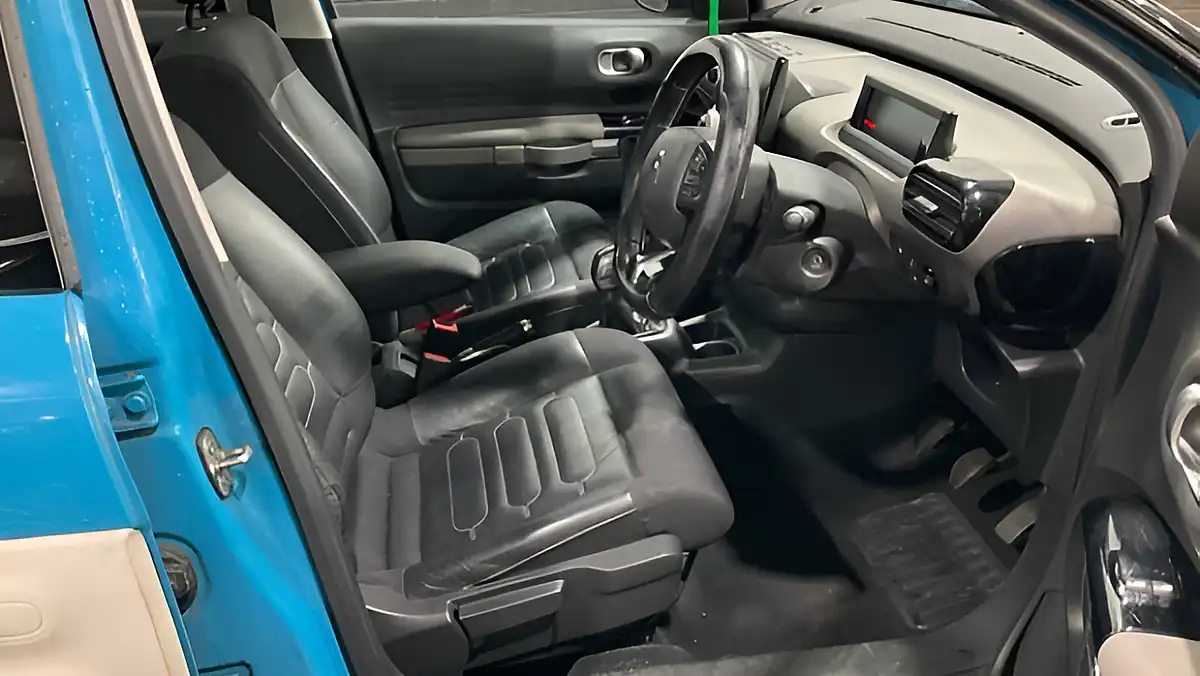Used 2018 Citroen C4 Cactus Flair Edition Blue Blue - Interior and Exterior details 5