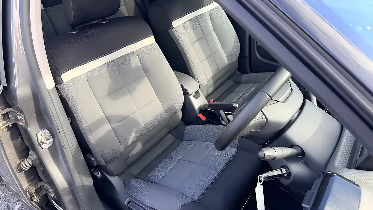 Used 2018 Citroen C4 Cactus Flair Grey - Interior and Exterior details 11