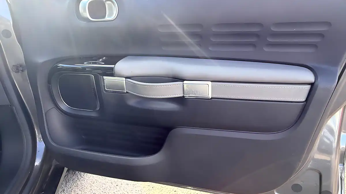Used 2018 Citroen C4 Cactus Flair Grey - Interior and Exterior details 16