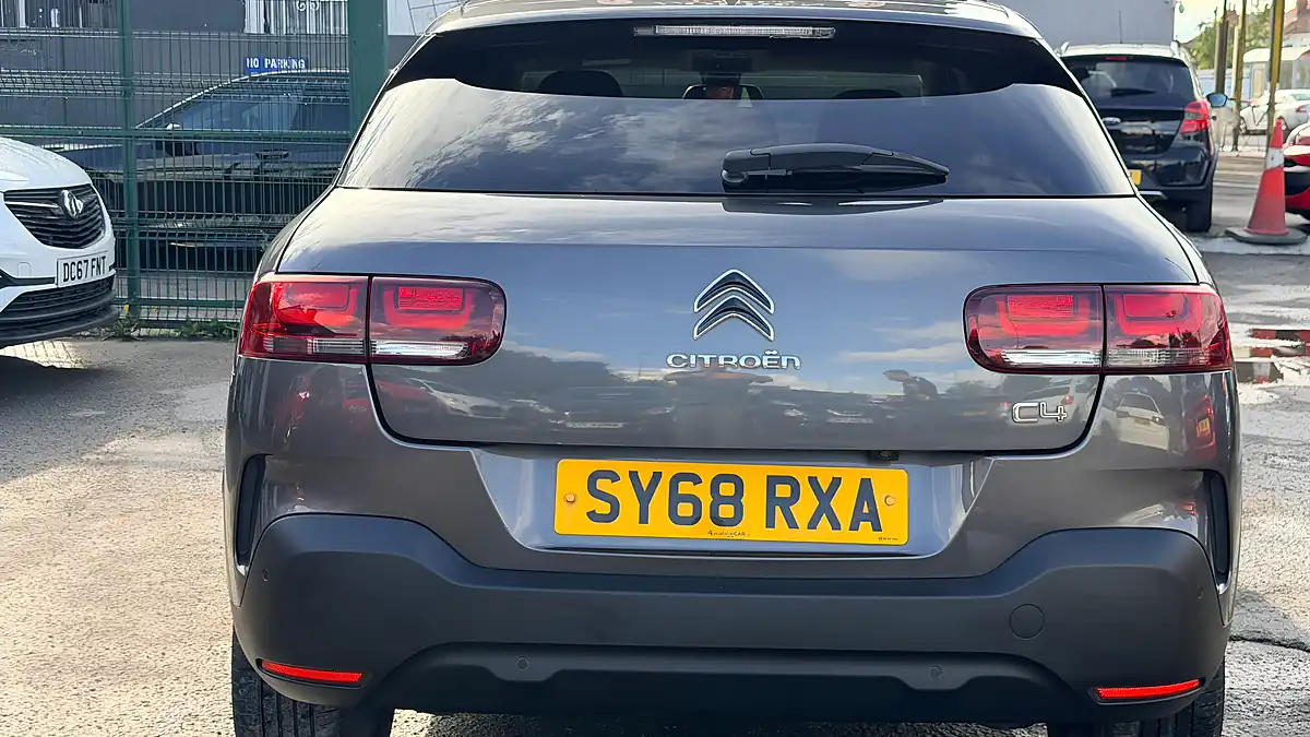 Used 2018 Citroen C4 Cactus Flair Grey - Interior and Exterior details 4
