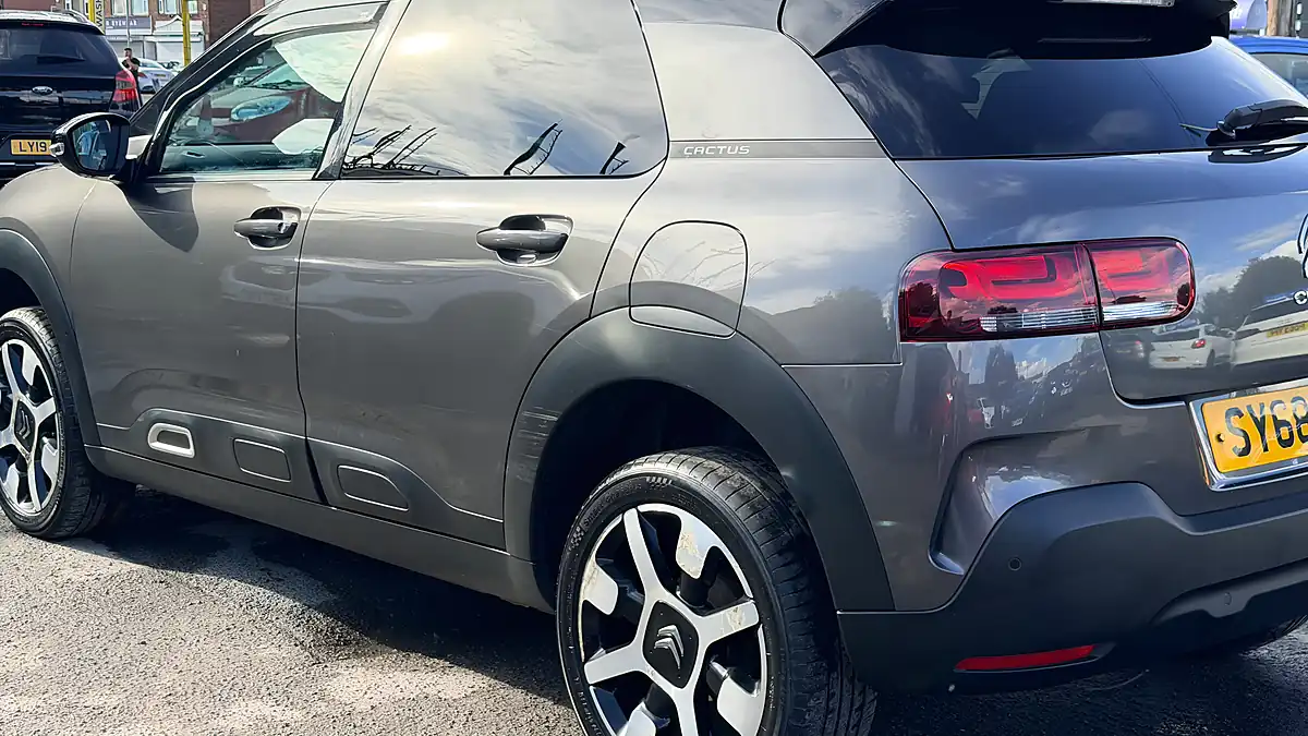 Used 2018 Citroen C4 Cactus Flair Grey - Interior and Exterior details 5