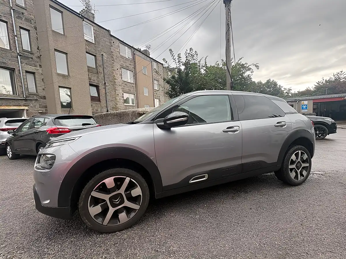 Used 2018 Citroen C4 Cactus Flair Grey - Front View
