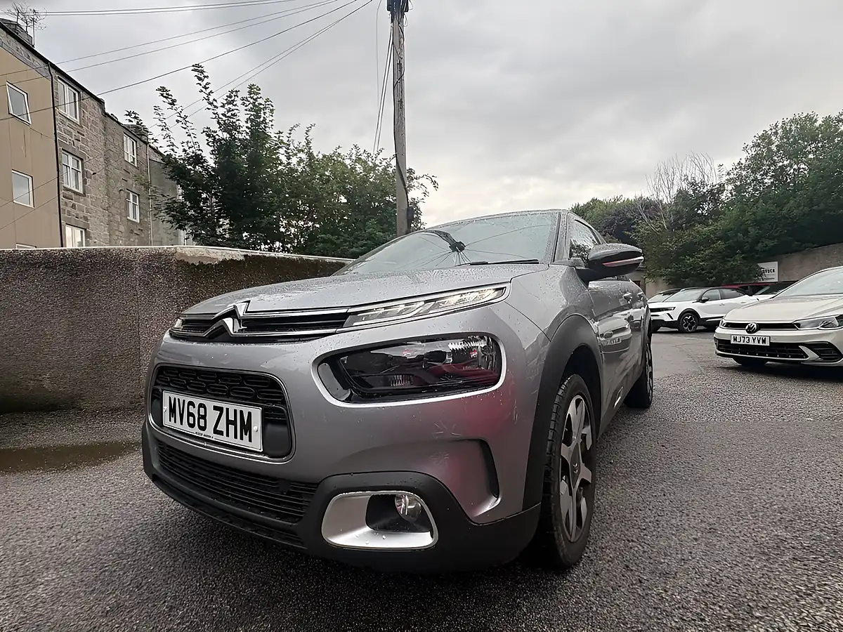 Used 2018 Citroen C4 Cactus Flair Grey - Interior and Exterior details 4