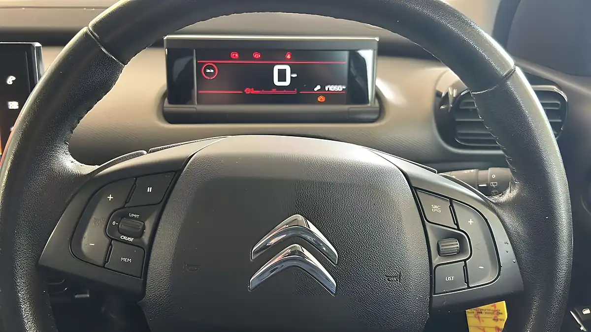 Used 2018 Citroen C4 Cactus Flair Grey - Interior and Exterior details 17