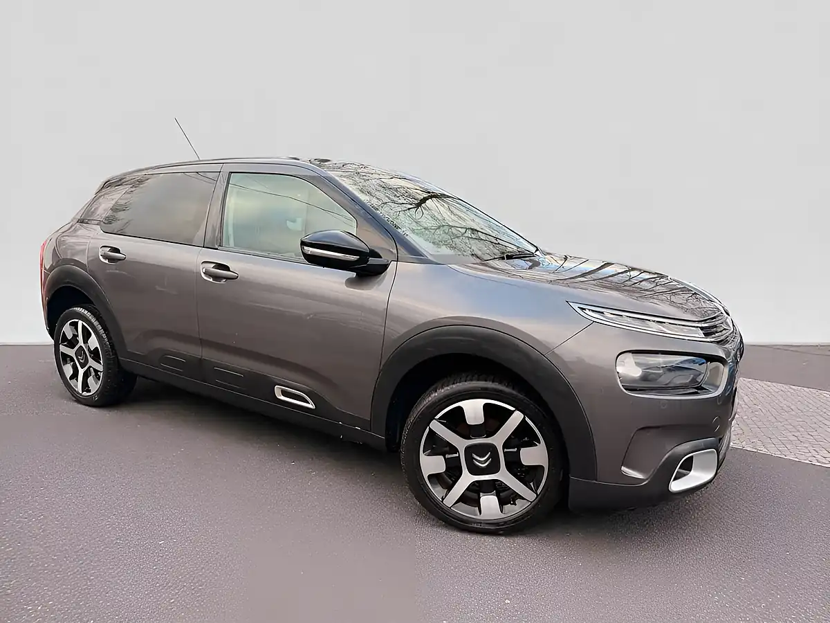 Used 2018 Citroen C4 Cactus Flair Grey - Front View