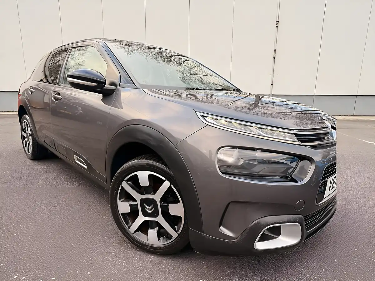 Used 2018 Citroen C4 Cactus Flair Grey - Interior and Exterior details 5