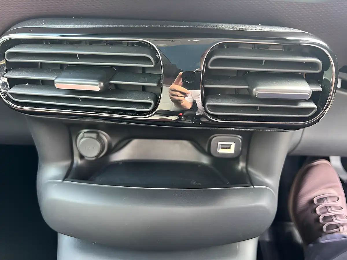 Used 2018 Citroen C4 Cactus Flair Pearl White - Interior and Exterior details 15