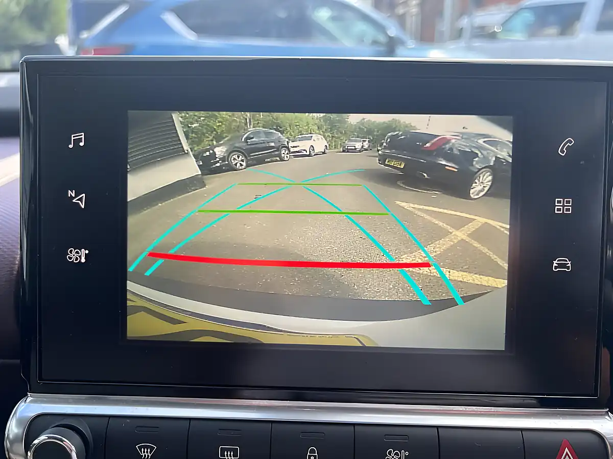 Used 2018 Citroen C4 Cactus Flair Pearl White - Interior and Exterior details 16