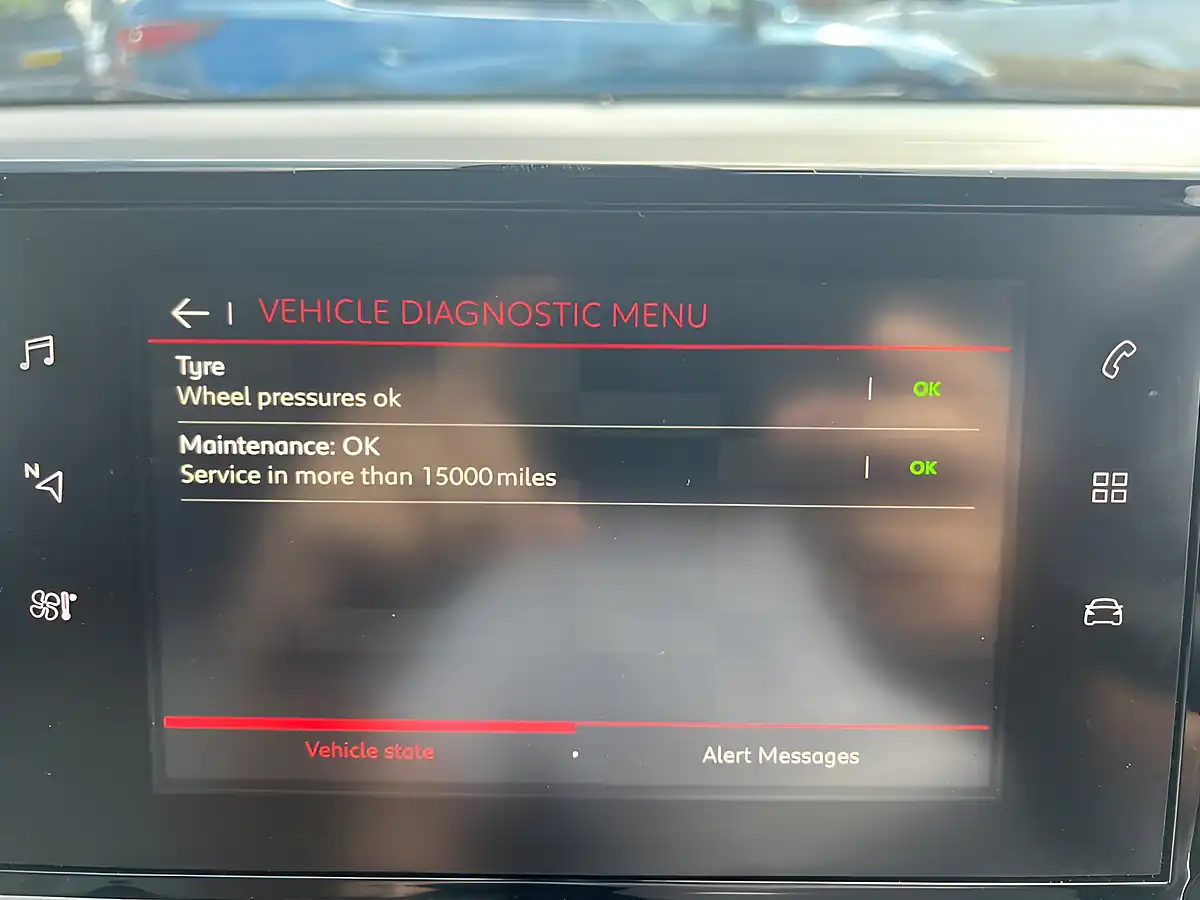 Used 2018 Citroen C4 Cactus Flair Pearl White - Interior and Exterior details 18