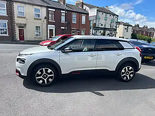 Used 2018 Citroen C4 Cactus Flair Pearl White - Interior and Exterior details 4