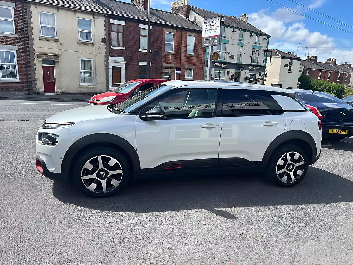 Used 2018 Citroen C4 Cactus Flair Pearl White - Interior and Exterior details 4