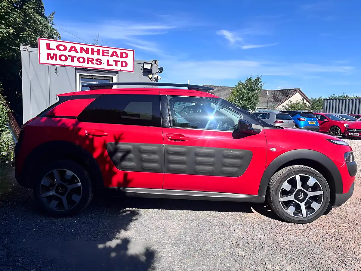 Used 2018 Citroen C4 Cactus Flair Red - Interior and Exterior details 11