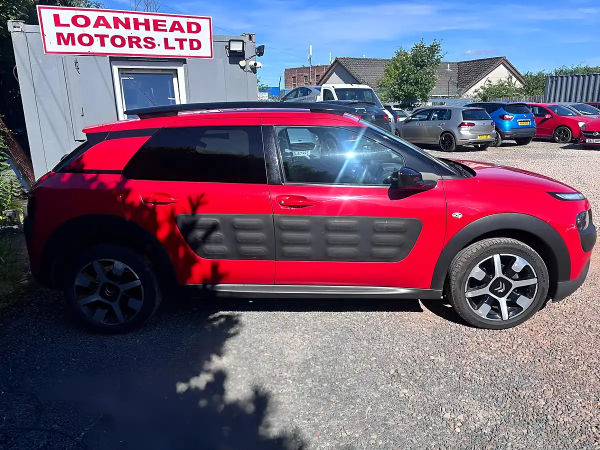 Used 2018 Citroen C4 Cactus Flair Red - Interior and Exterior details 16