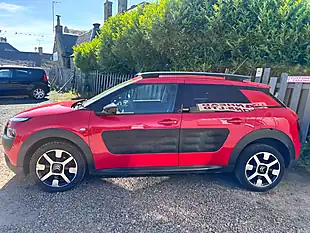 Used 2018 Citroen C4 Cactus Flair Red - Interior and Exterior details 8