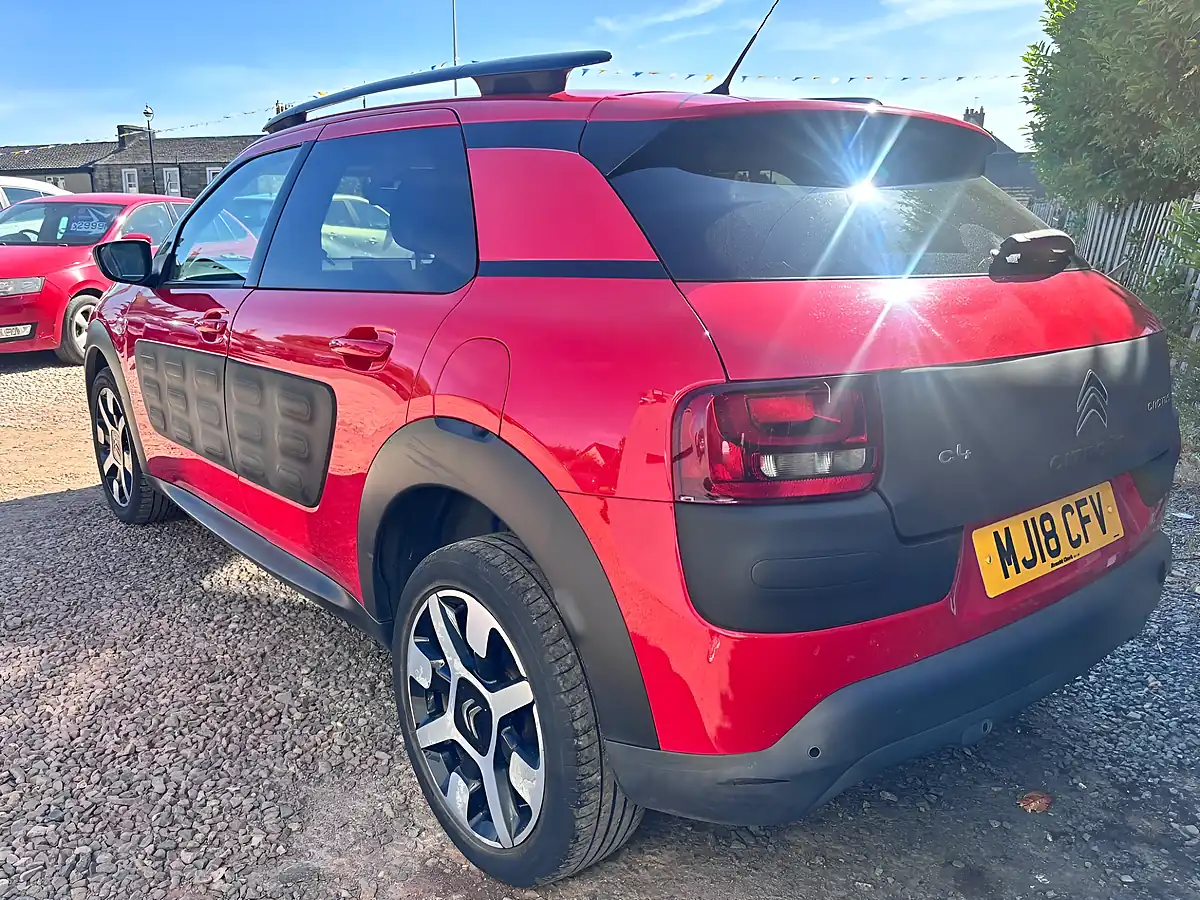 Used 2018 Citroen C4 Cactus Flair Red - Interior and Exterior details 9