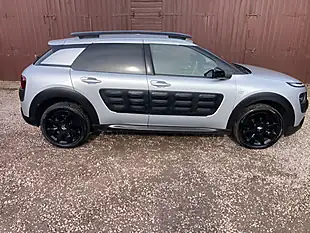 Used 2018 Citroen C4 Cactus Flair Silver - Interior and Exterior details 5