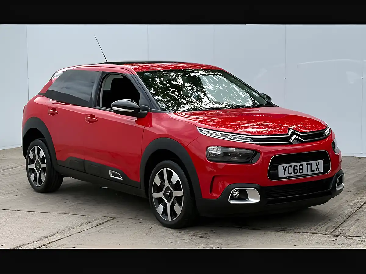 Used 2018 Citroen C4 Cactus Flair Sport Red - Front View