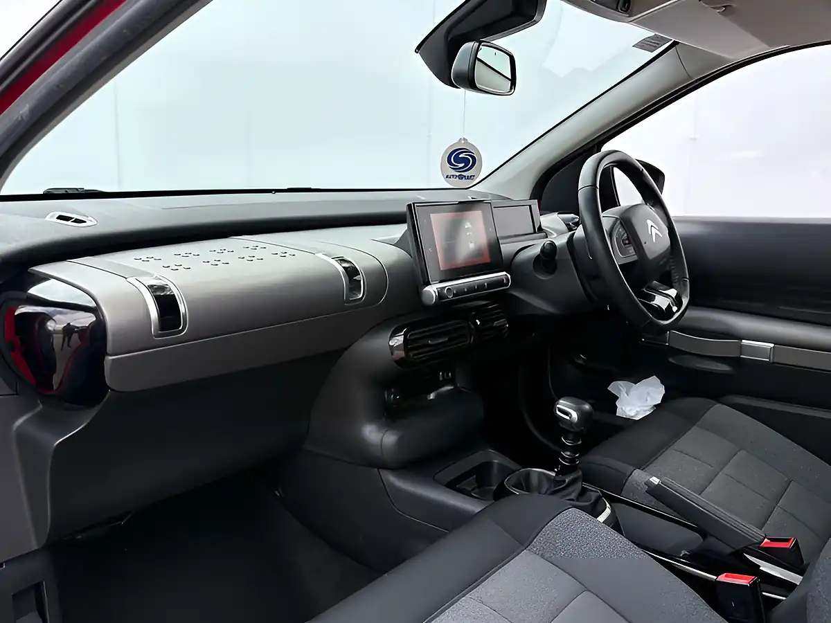 Used 2018 Citroen C4 Cactus Flair Sport Red - Interior and Exterior details 18