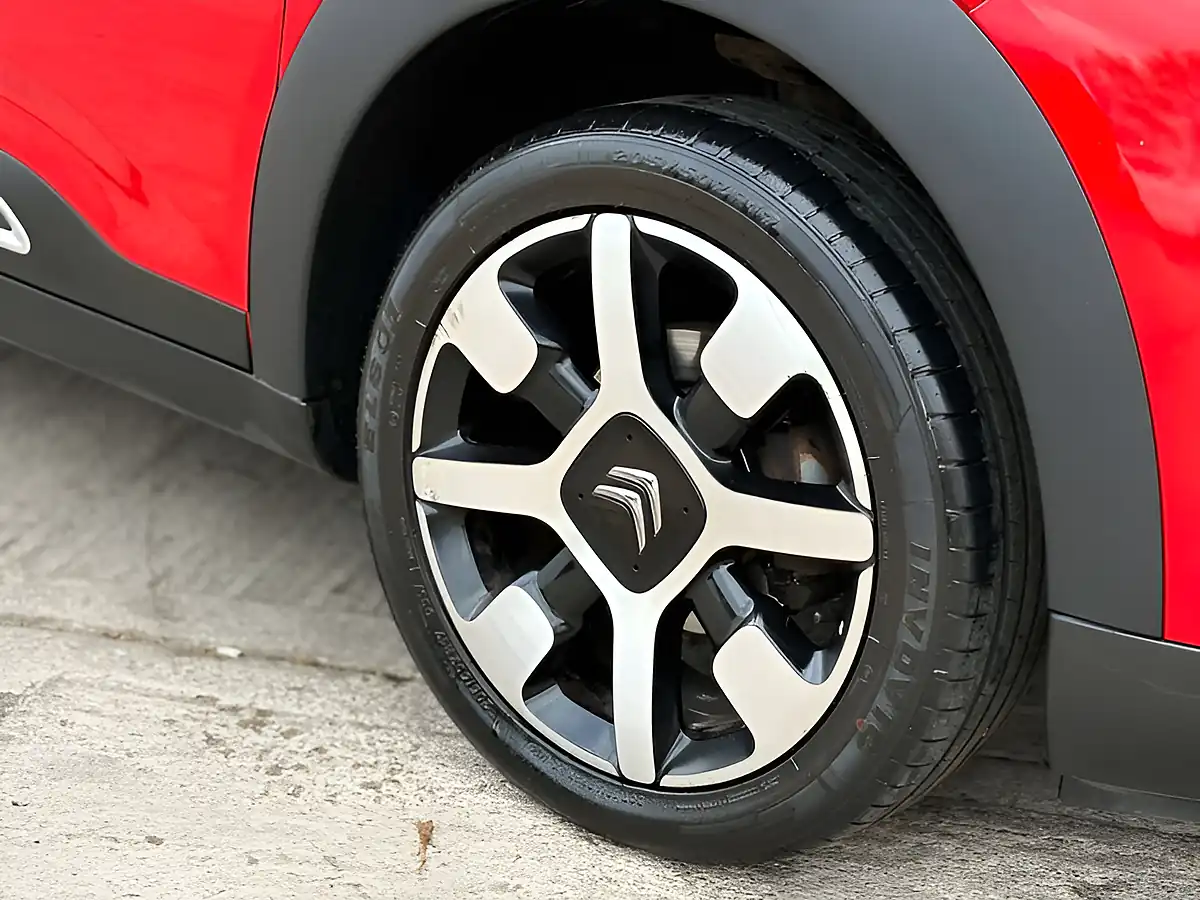 Used 2018 Citroen C4 Cactus Flair Sport Red - Interior and Exterior details 6
