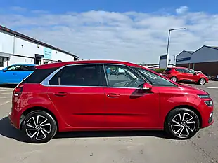 Used 2018 Citroen C4 Spacetourer Flair Red - Interior and Exterior details 7