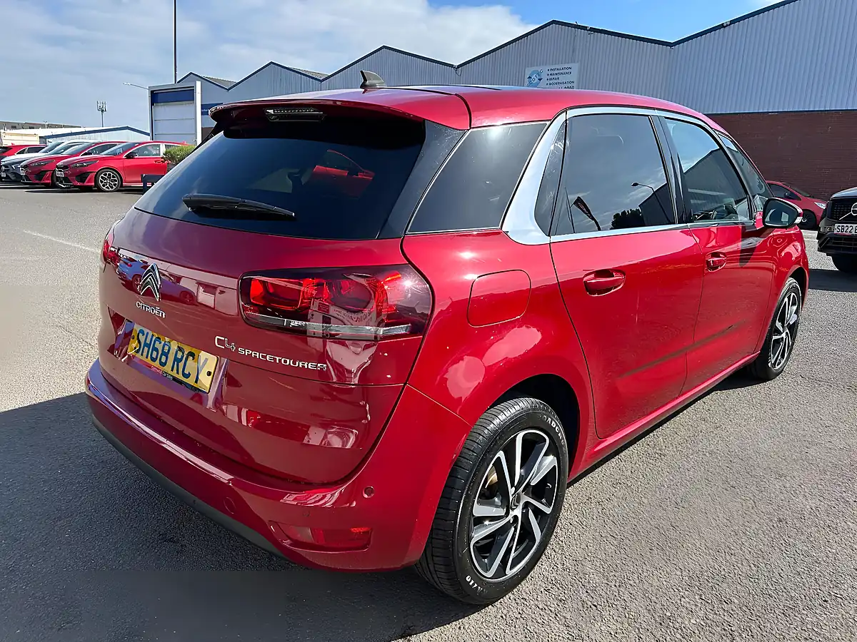 Used 2018 Citroen C4 Spacetourer Flair Red - Interior and Exterior details 8