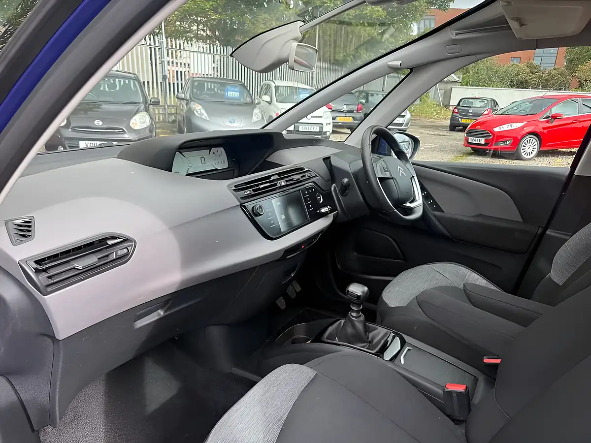 Used 2018 Citroen C4 Spacetourer Touch Edition Blue - Interior and Exterior details 10