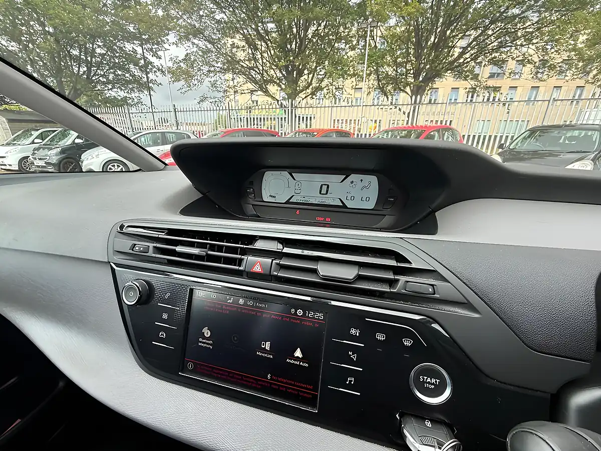 Used 2018 Citroen C4 Spacetourer Touch Edition Blue - Interior and Exterior details 13