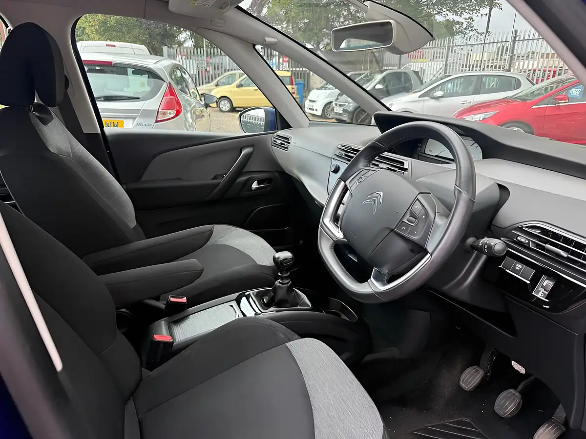 Used 2018 Citroen C4 Spacetourer Touch Edition Blue - Interior and Exterior details 6