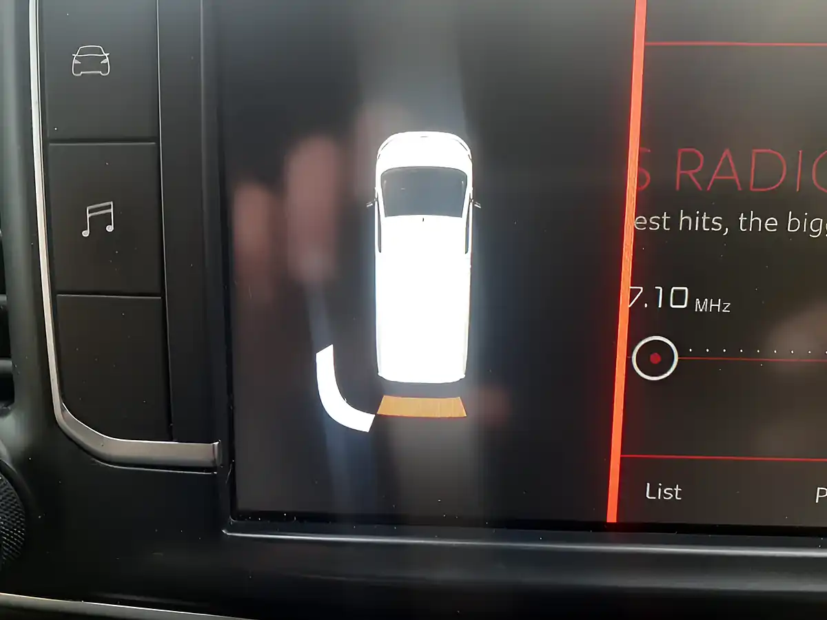 Used 2018 Citroen Dispatch Enterprise M Panel Van White - Interior and Exterior details 17