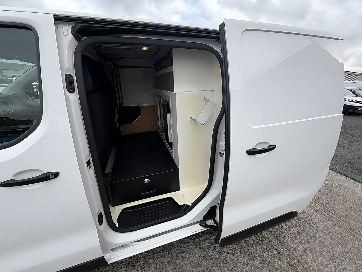 Used 2018 Citroen Dispatch Xs Enterprise White - Interior and Exterior details 13